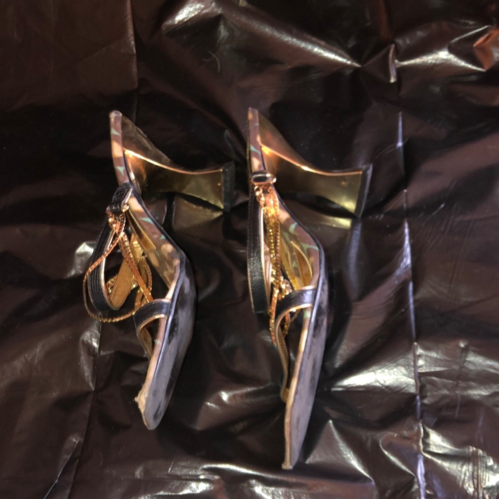 Heels size:7.5 good condition